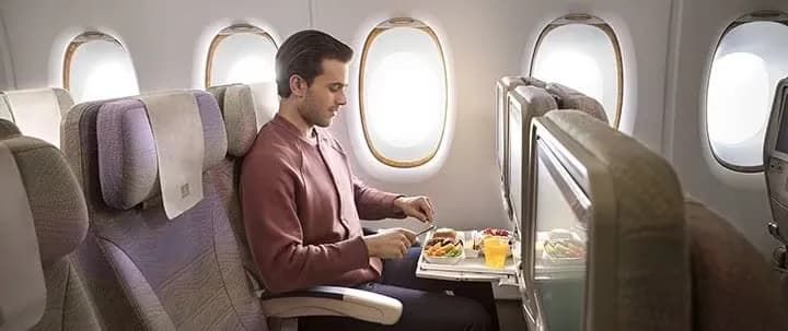 Emirates, economy class | Levné letenky od STUDENT AGENCY