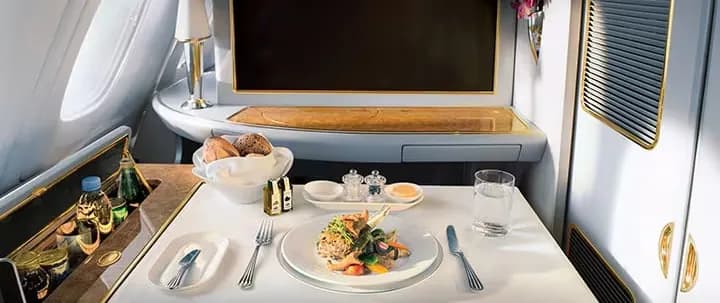 Emirates, first class | Levné letenky od STUDENT AGENCY