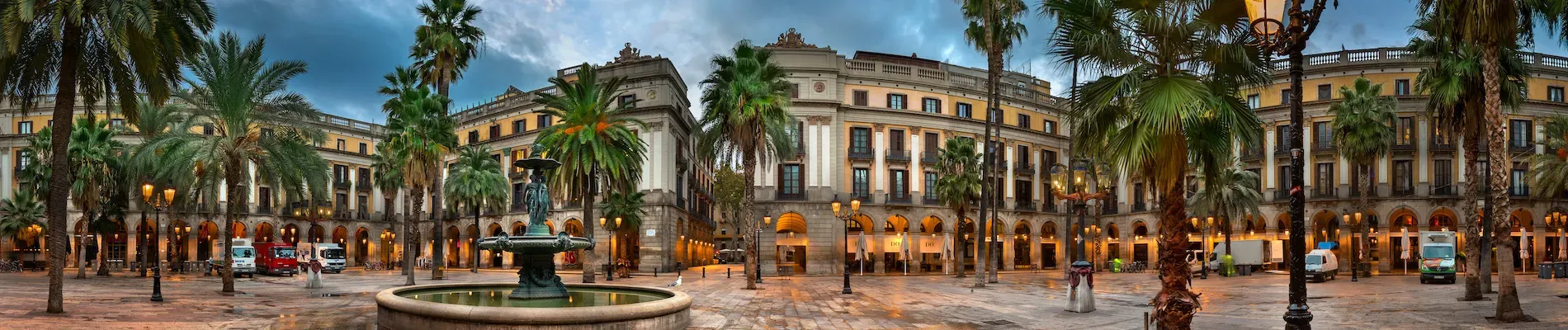 Barcelona, Placa Reial Barcelona, Placa Reial